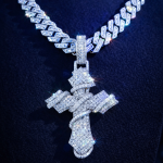 About vine iced out cross pendant (white gold)